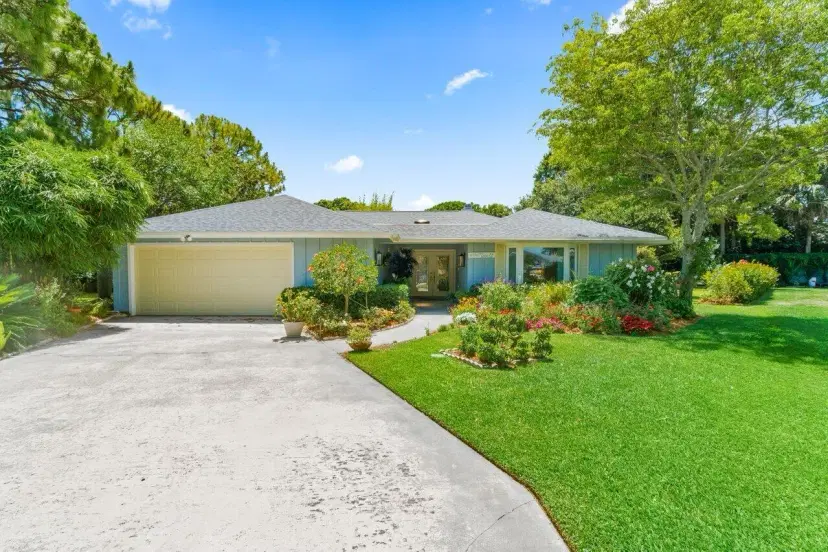 Picture of 9028 Gardens Glen Circle, Palm Beach Gardens FL 33418