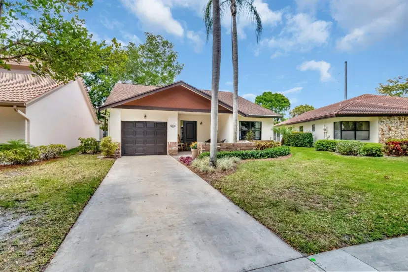 Picture of 4976 Boxwood Circle, Boynton Beach FL 33436