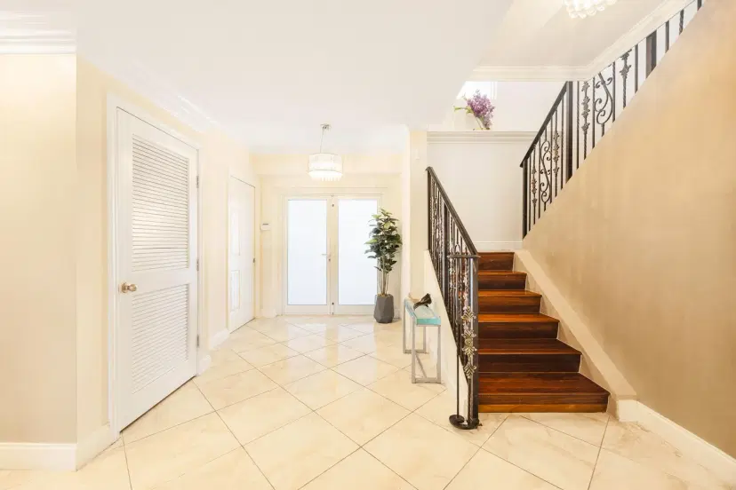 Picture of 615 Bayshore Dr 105, Fort Lauderdale FL 33304