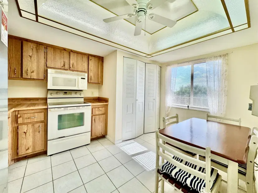 Picture of 27 Abbey Lane 407, Delray Beach FL 33446
