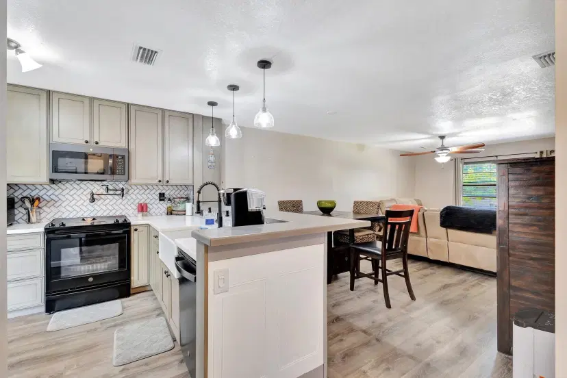 Picture of 80 Westecunk Dr 80, Royal Palm Beach FL 33411