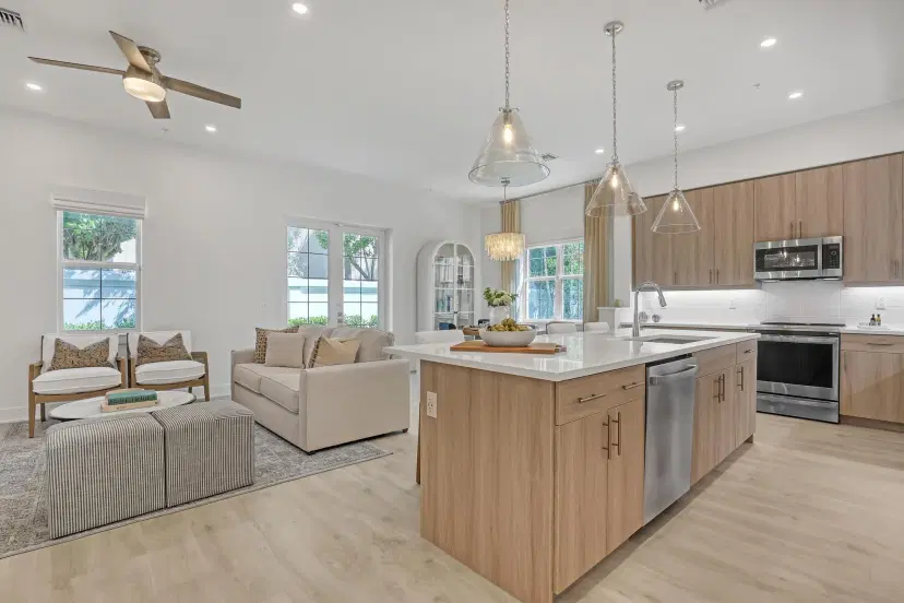 Picture of 140 Water Pointe Place 15, Jupiter FL 33477