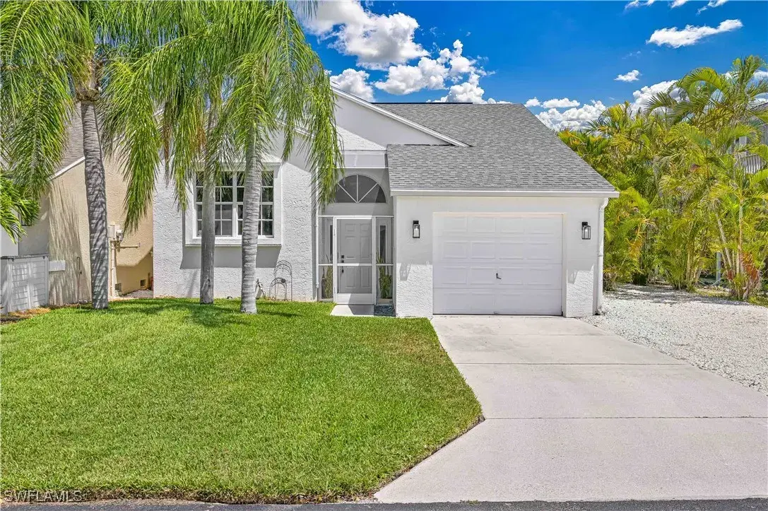 Picture of 6088 Waterway Bay Dr, Fort Myers, FL 33908
