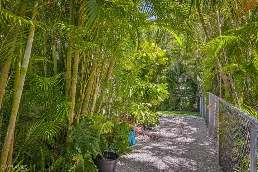 Picture of 6088 Waterway Bay Dr, Fort Myers FL 33908