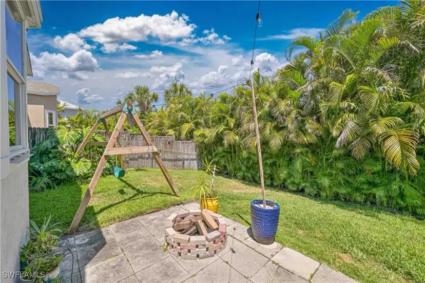 Picture of 6088 Waterway Bay Dr, Fort Myers FL 33908