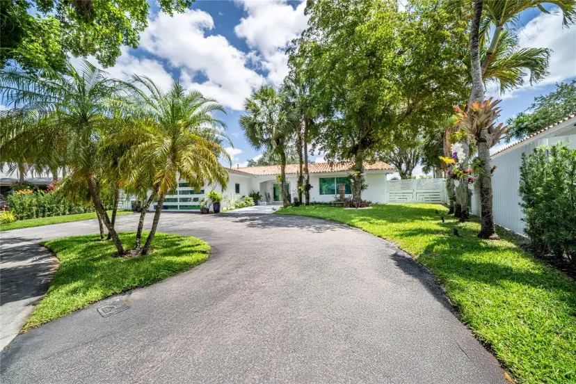 Picture of 15101 Falkirk Pl, Miami Lakes FL 33016