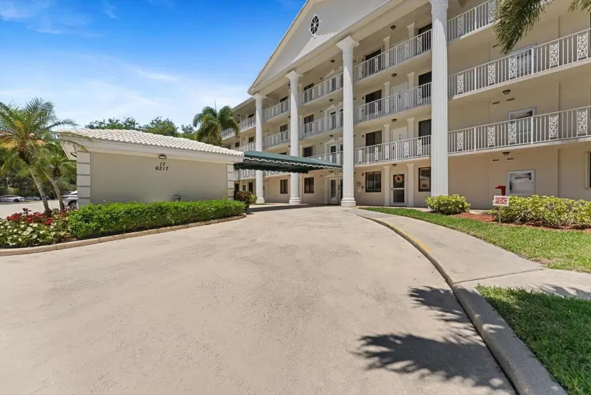Picture of 6217 Balboa Circle 305, Boca Raton FL 33433