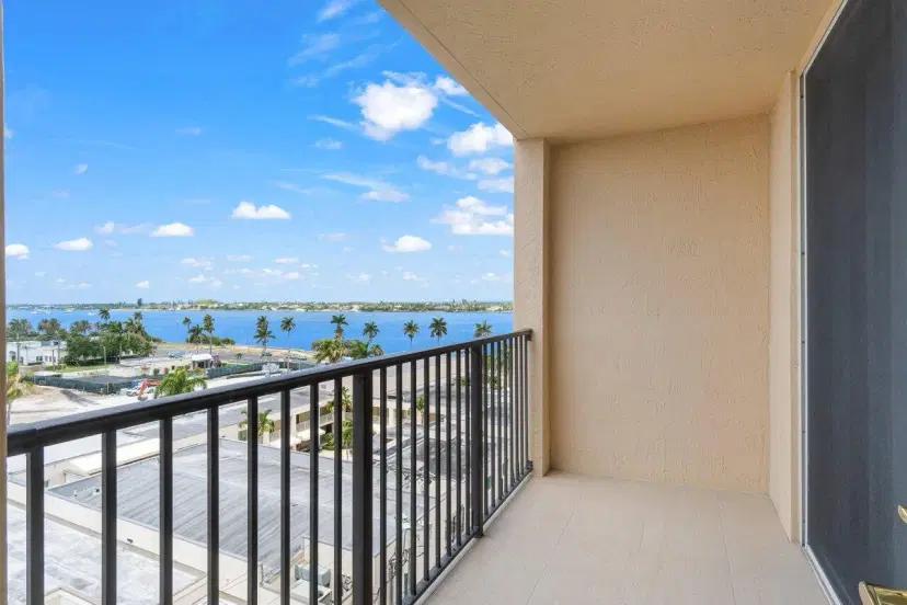 Picture of 1801 N Flagler Drive 828, West Palm Beach FL 33407