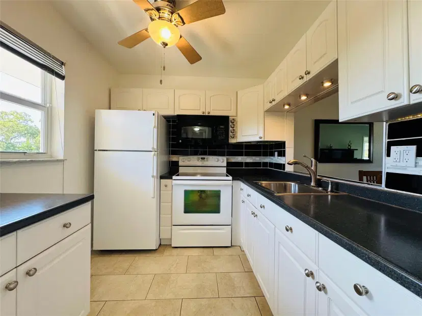 Picture of 5131 W Oakland Park Blvd 308, Lauderdale Lakes FL 33313