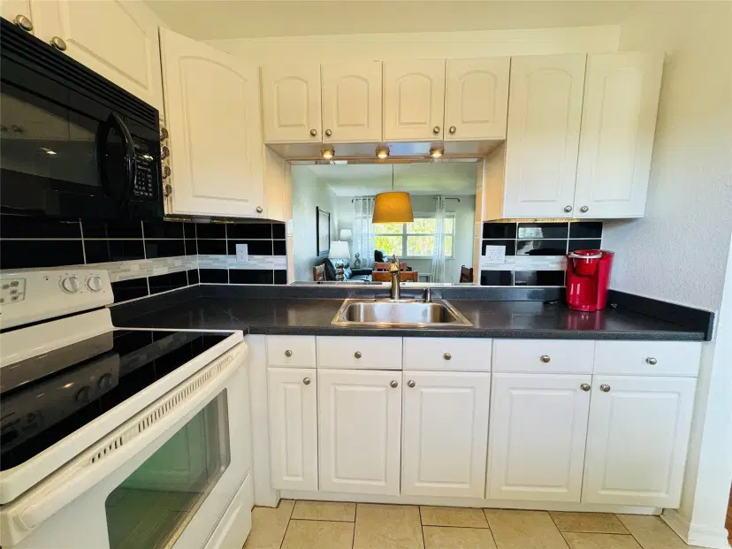Picture of 5131 W Oakland Park Blvd 308, Lauderdale Lakes FL 33313