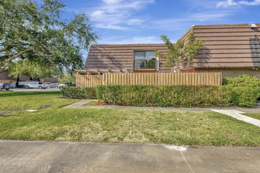 Picture of 1621 16Th Lane, Palm Beach Gardens FL 33418