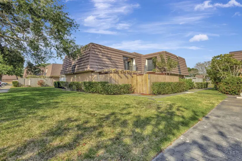 Picture of 1621 16Th Lane, Palm Beach Gardens FL 33418