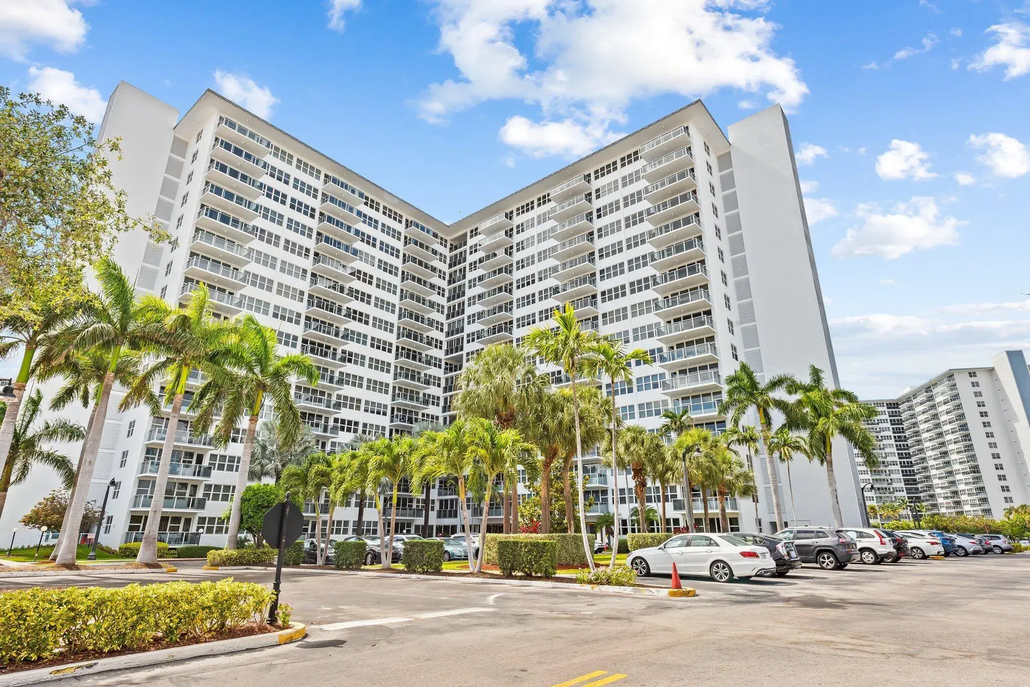 Picture of 3333 NE 34Th Street 611, Fort Lauderdale, FL 33308