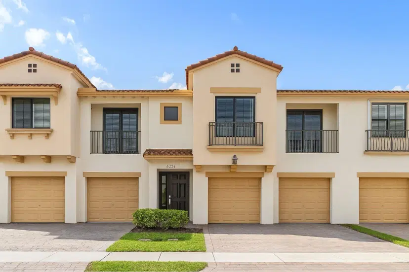 Picture of 4716 N Grand Cypress Cir N 4716, Coconut Creek FL 33073