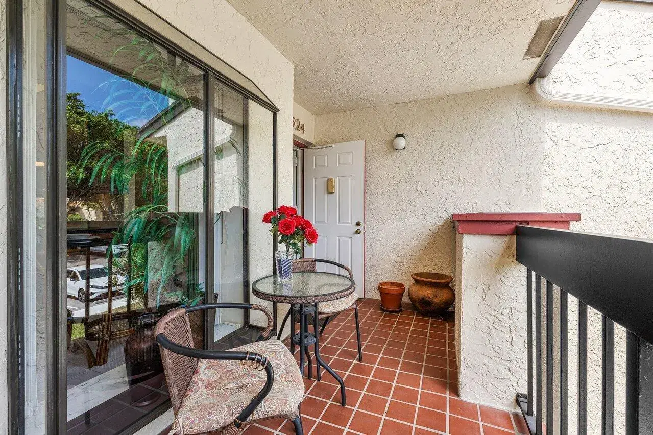 Picture of 5153 Oak Hill Lane 524, Delray Beach, FL 33484