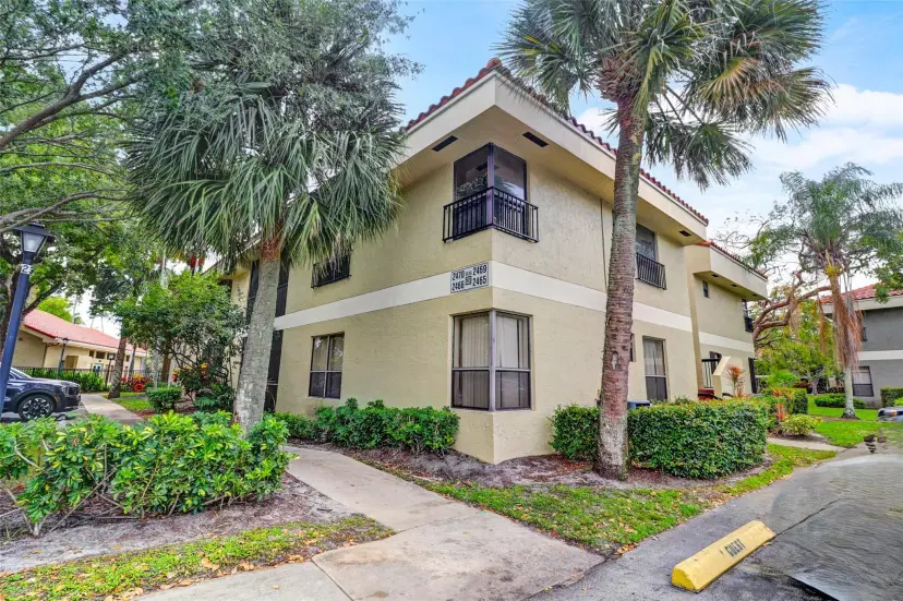 Picture of 2470 NW 49Th Ter 2470, Pompano Beach FL 33063