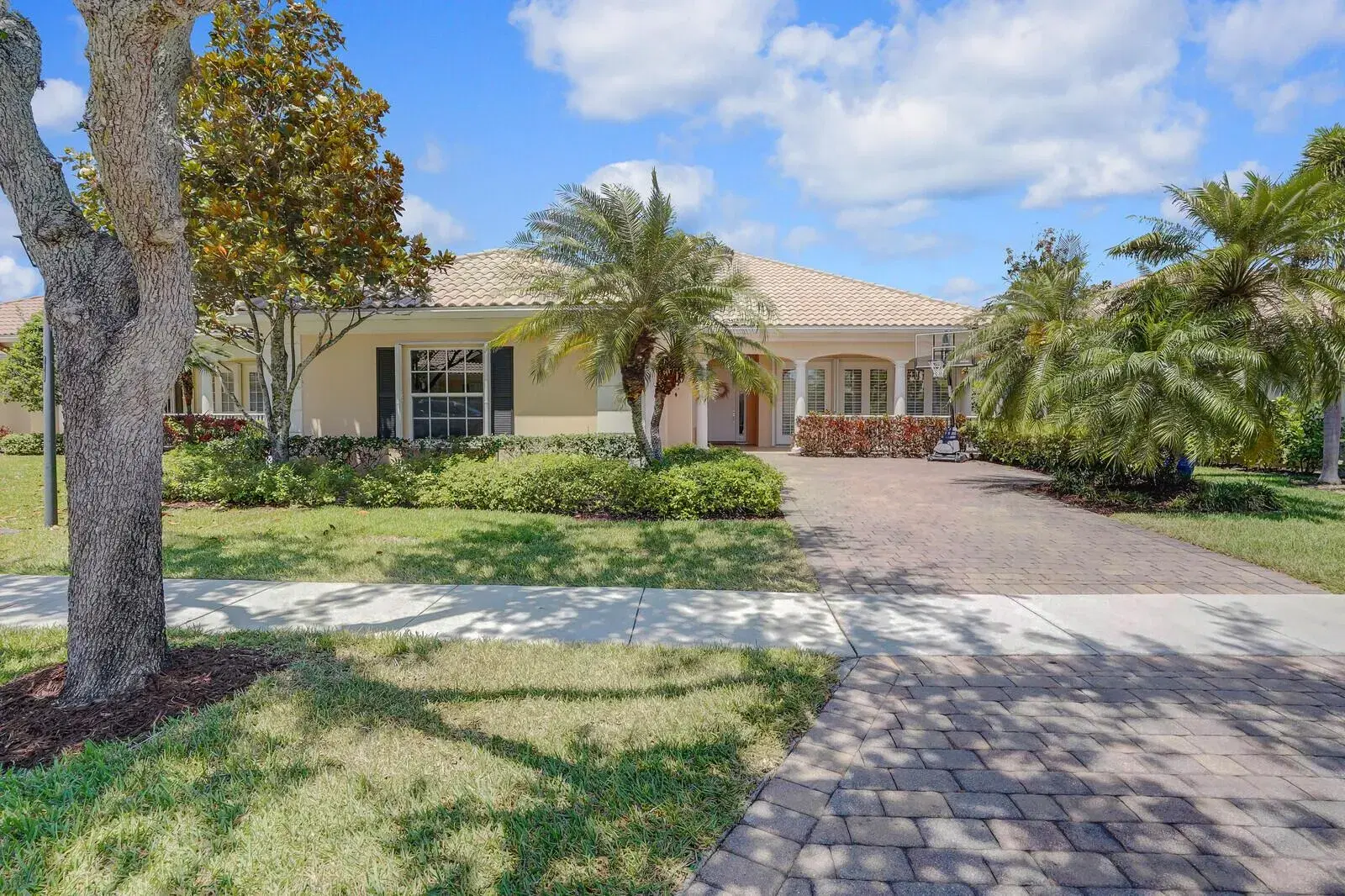 Picture of 8395 Yorke Road, Wellington, FL 33414