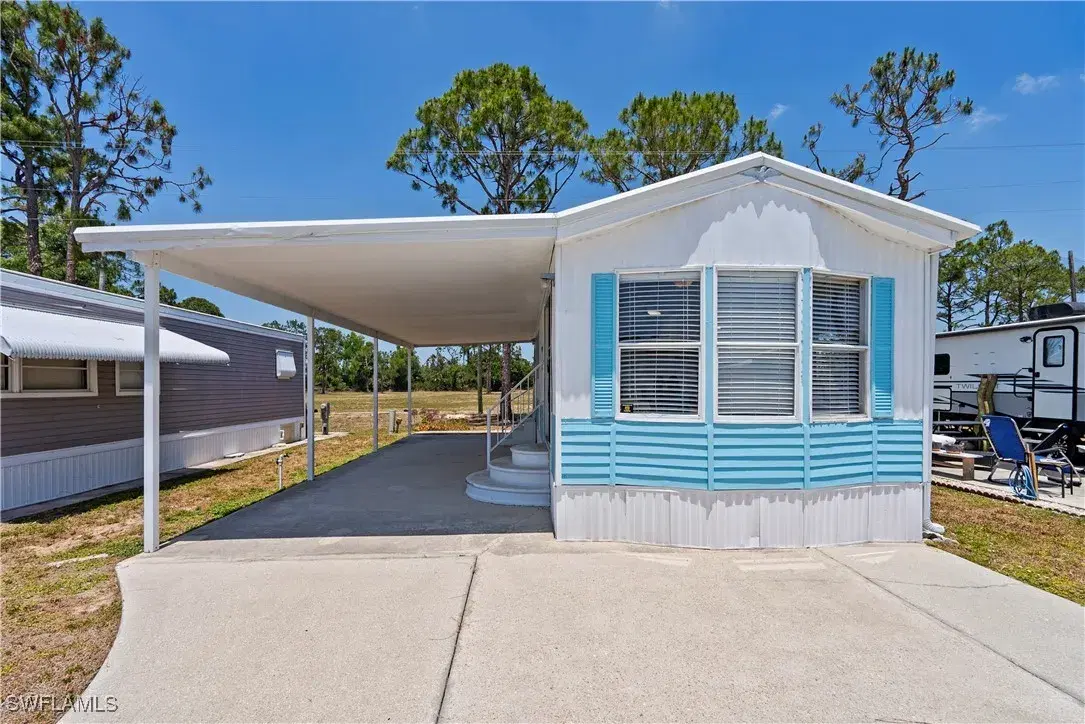 Picture of 242 Caravan Cir, North Fort Myers, FL 33903