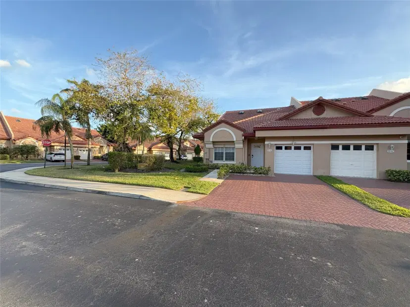 Picture of 9749 Malvern Dr 9749, Tamarac FL 33321