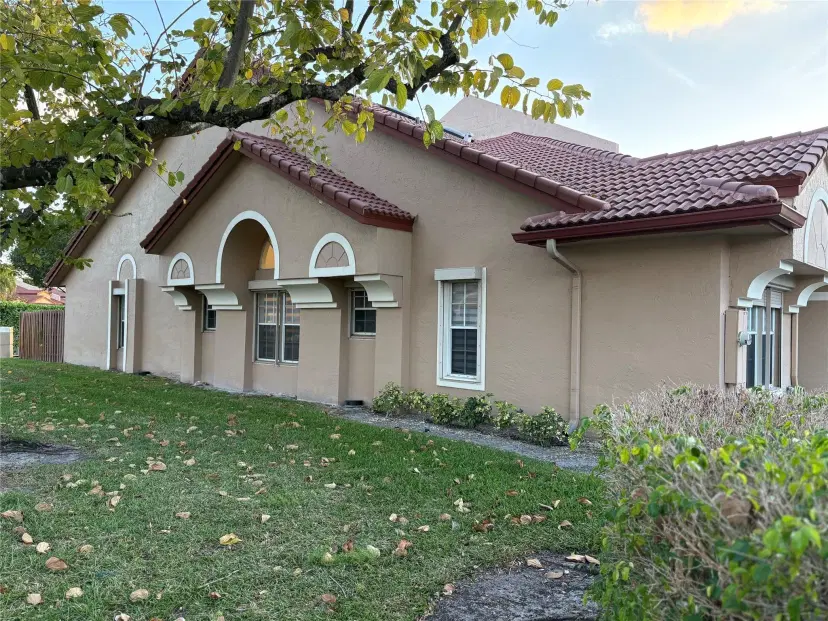 Picture of 9749 Malvern Dr 9749, Tamarac FL 33321