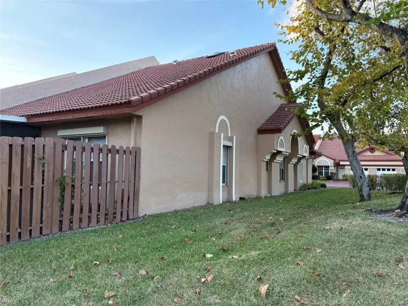 Picture of 9749 Malvern Dr 9749, Tamarac FL 33321
