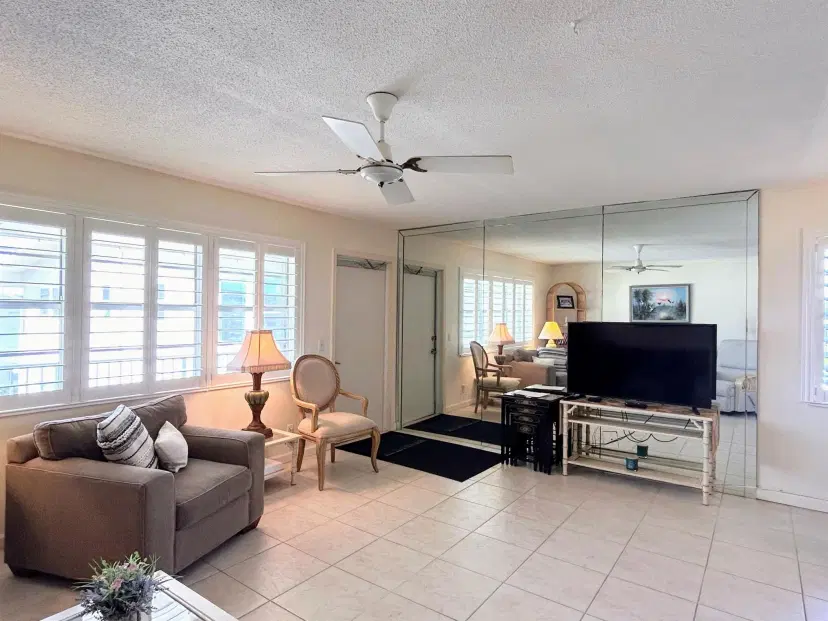 Picture of 450 Horizons E 305, Boynton Beach FL 33435