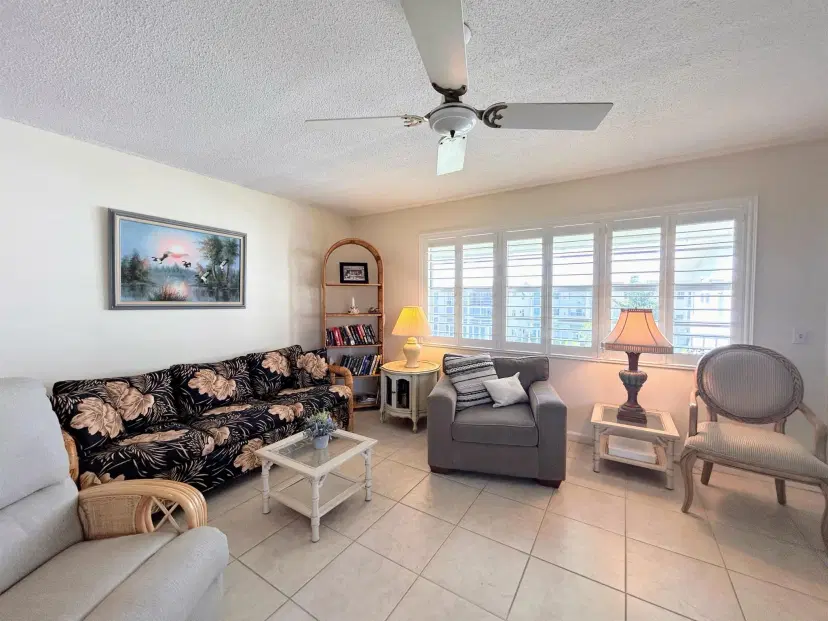 Picture of 450 Horizons E 305, Boynton Beach FL 33435