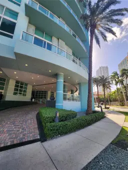 Picture of 1900 N Bayshore Drive 1012, Miami, FL 33132