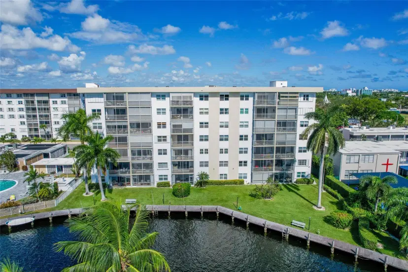 Picture of 3010 NE 16Th Ave 303, Oakland Park FL 33334