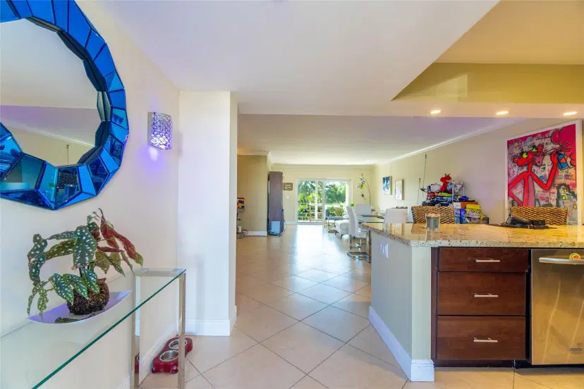 Picture of 3010 NE 16Th Ave 303, Oakland Park FL 33334