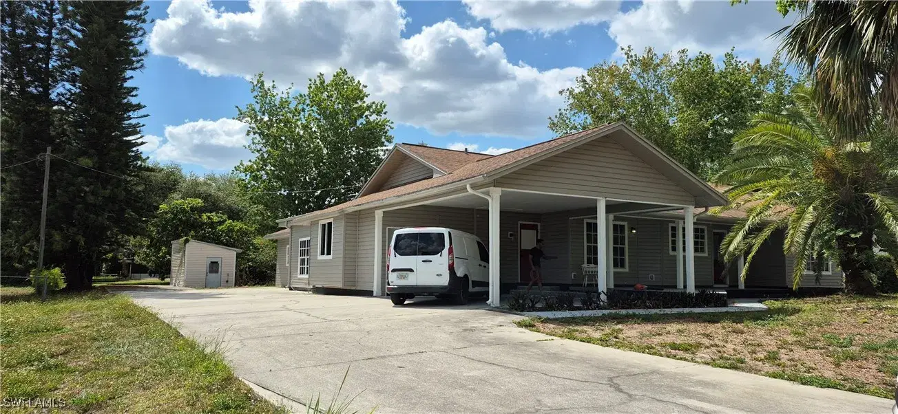 Picture of 315 Cleveland Ave, Lehigh Acres, FL 33936