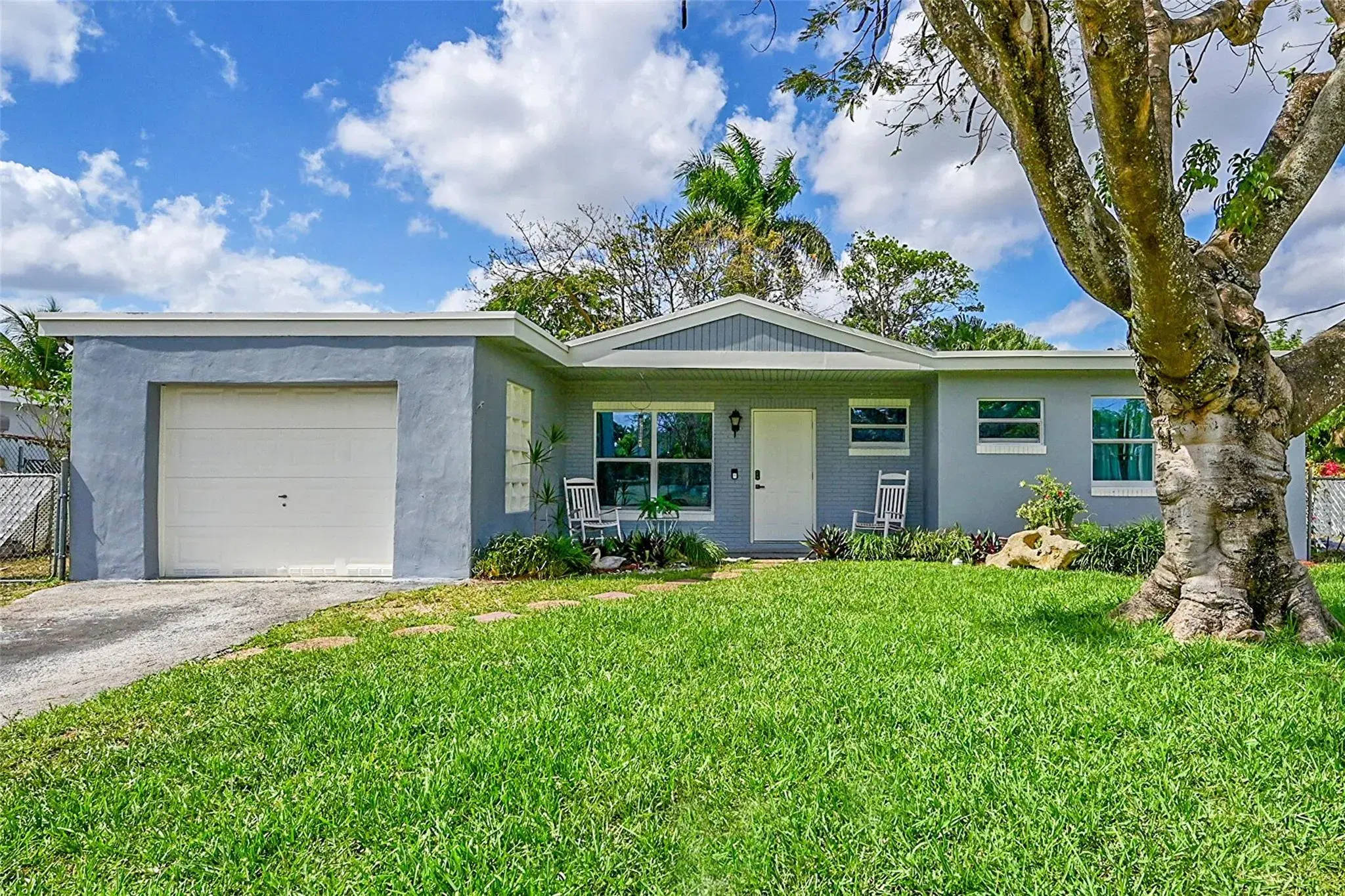 Picture of 6157 Hogan Creek Rd, Margate, FL 33063