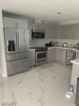 Picture of 2214 SE 14Th Ter, Cape Coral, FL 33990