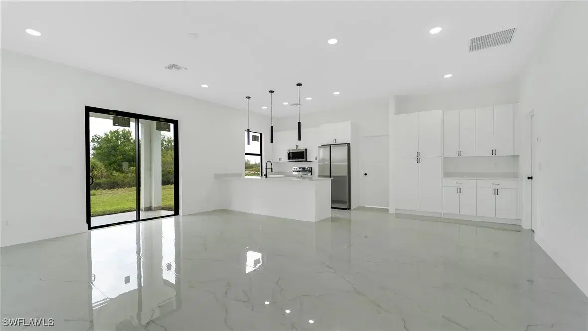 Picture of 827 Frederick Reid St E, Lehigh Acres, FL 33974
