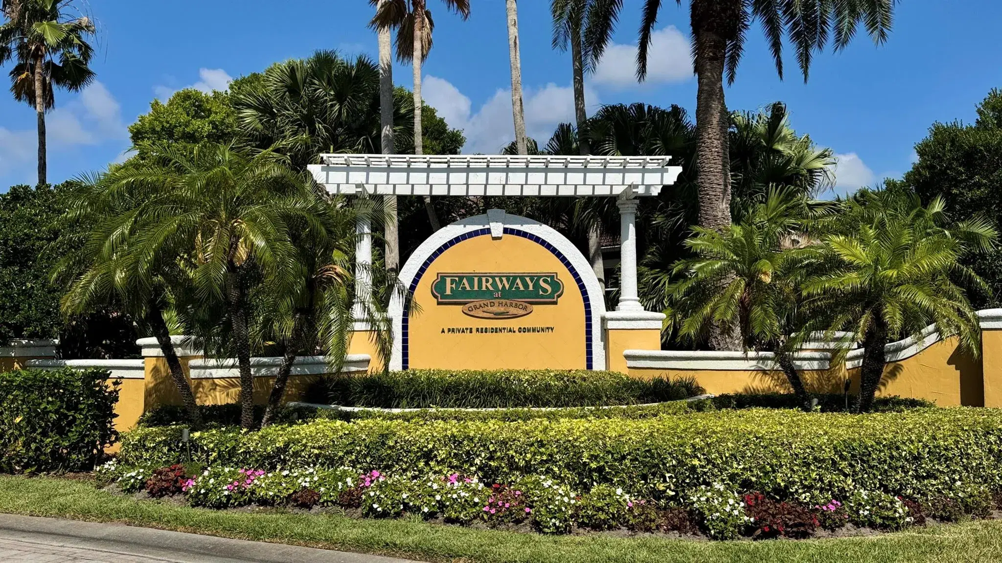 Picture of 5020 Fairways Circle 101, Vero Beach, FL 32967