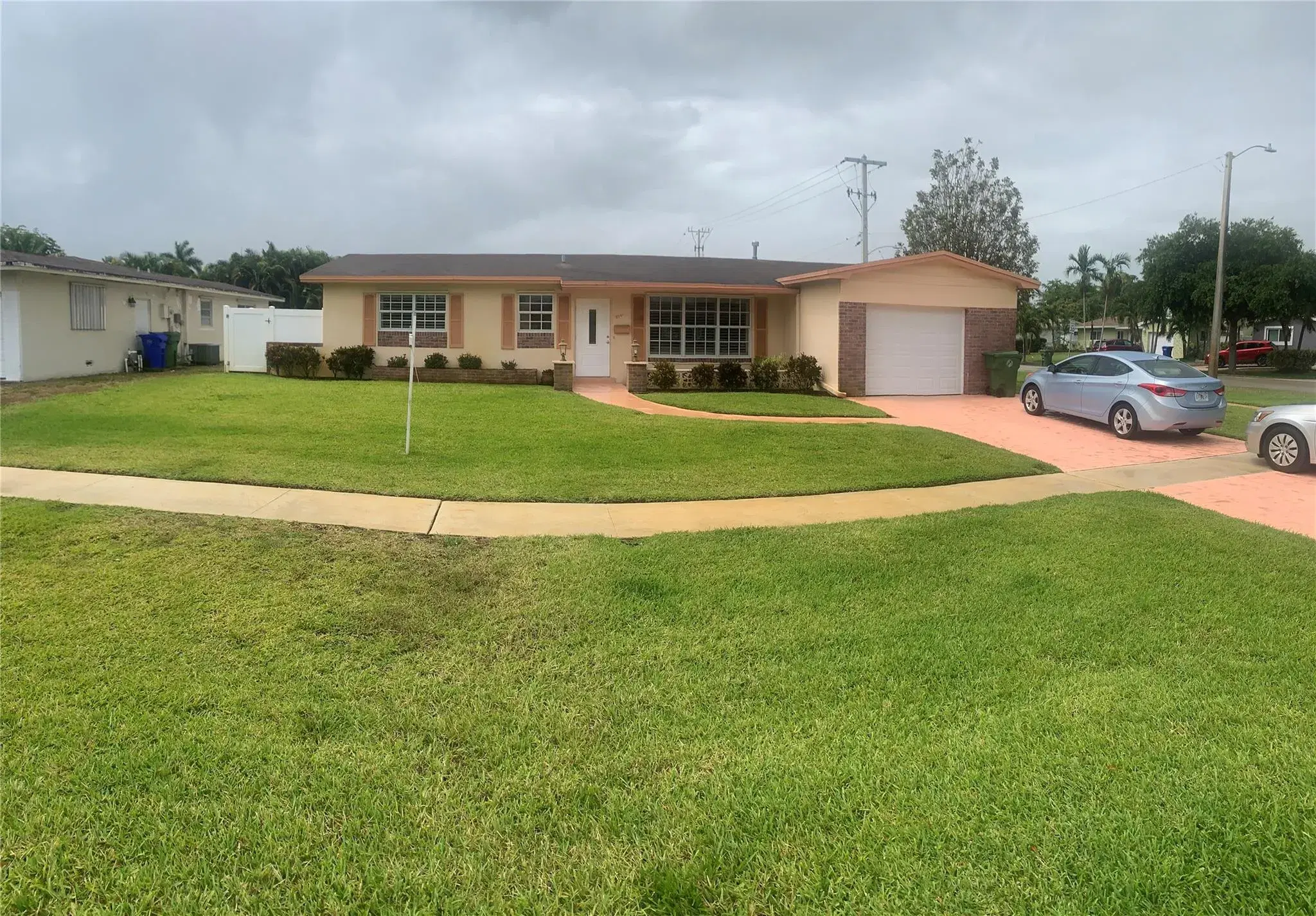 Picture of 8540 Pasadena Blvd, Pembroke Pines, FL 33024