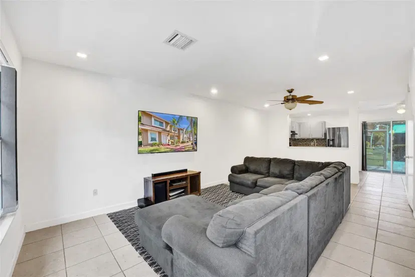 Picture of 7272 Woodmont Ave N/A, Tamarac FL 33321