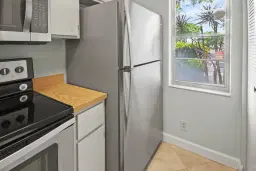 Picture of 2230 N Cypress Bend Drive 101, Pompano Beach, FL 33069