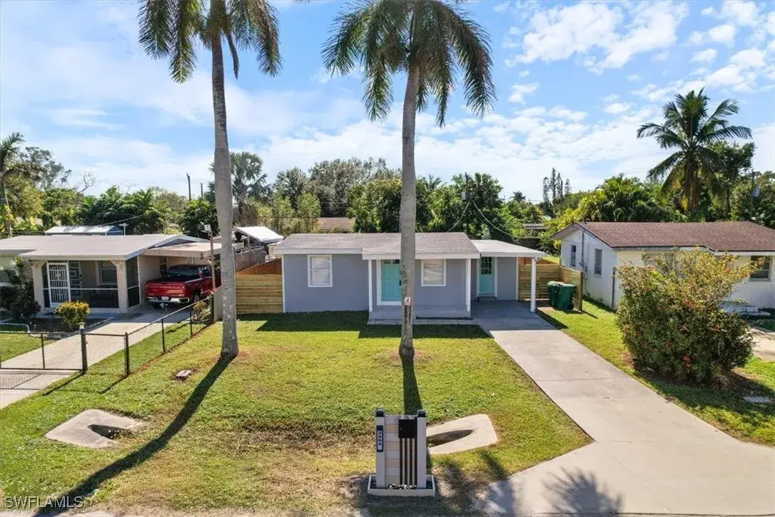 Picture of 3064 Connecticut Ave, Naples, FL 34112