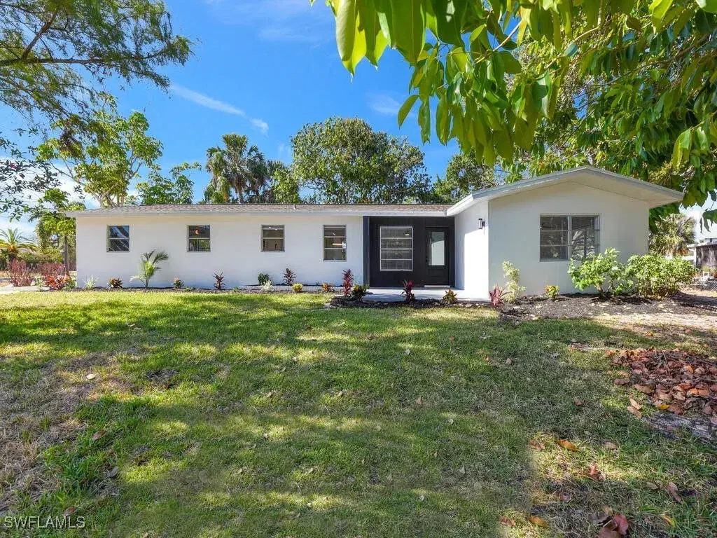 Picture of 4941 Aztec Cir, Naples, FL 34112