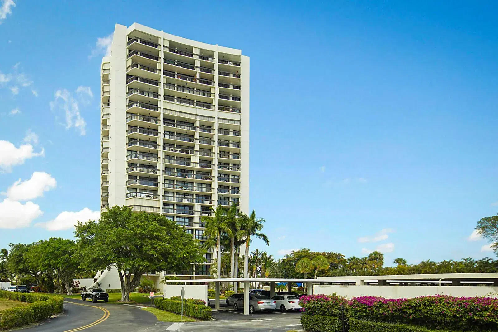 Picture of 2000 Presidential Way 506, West Palm Beach, FL 33401