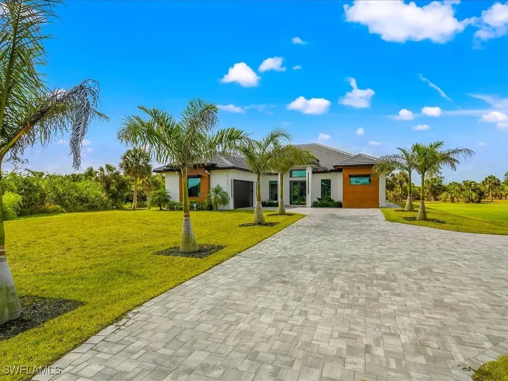 Picture of 424 Shady Hollow Blvd W, Naples, FL 34120