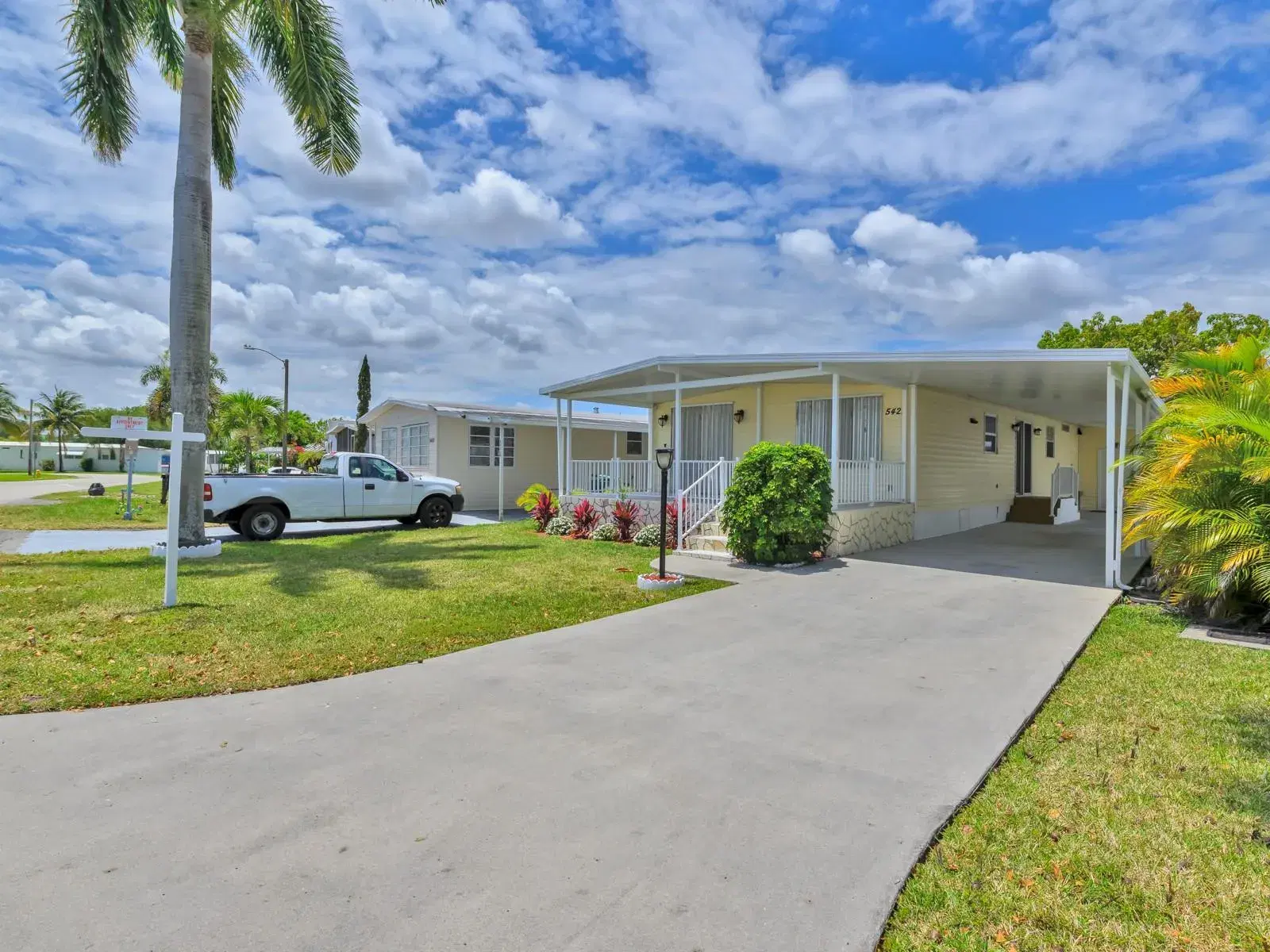 Picture of 5421 Lagoon Dr, Fort Lauderdale, FL 33312