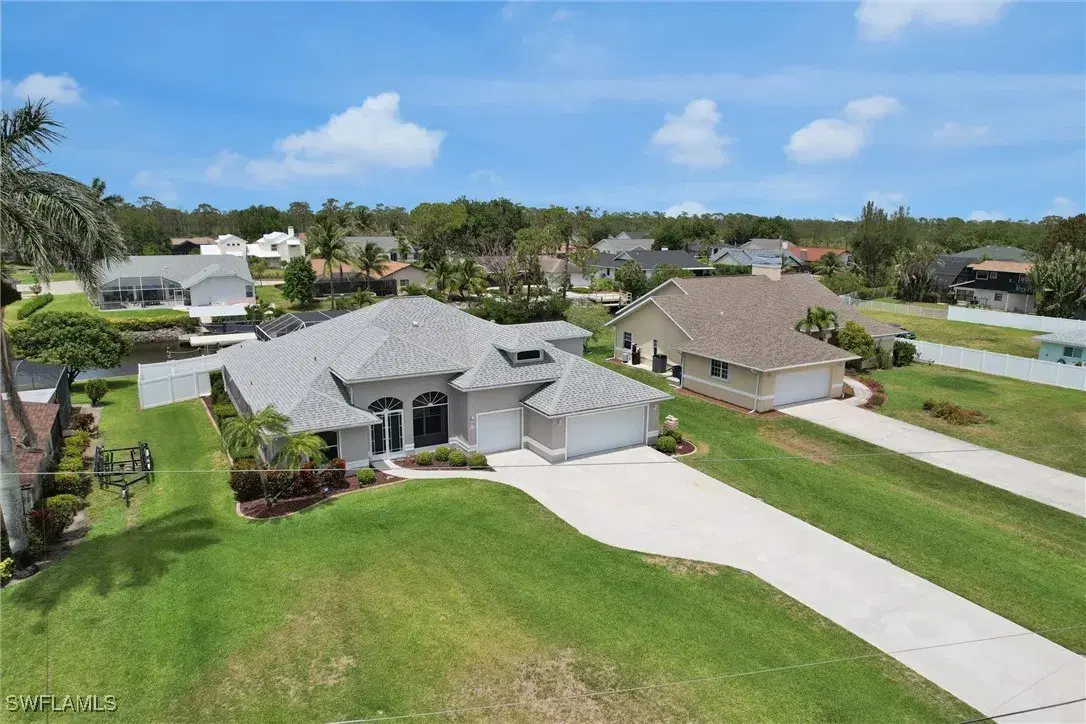 Picture of 20620 Park Pl, Estero, FL 33928
