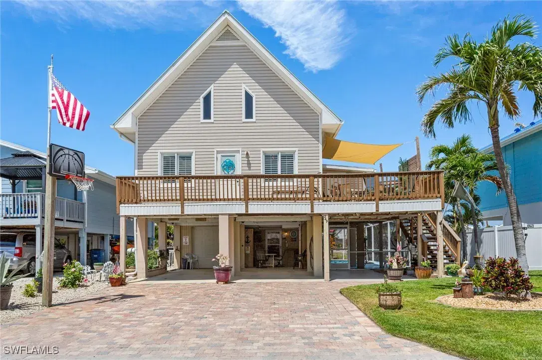 Picture of 249 Pearl St, Fort Myers Beach, FL 33931