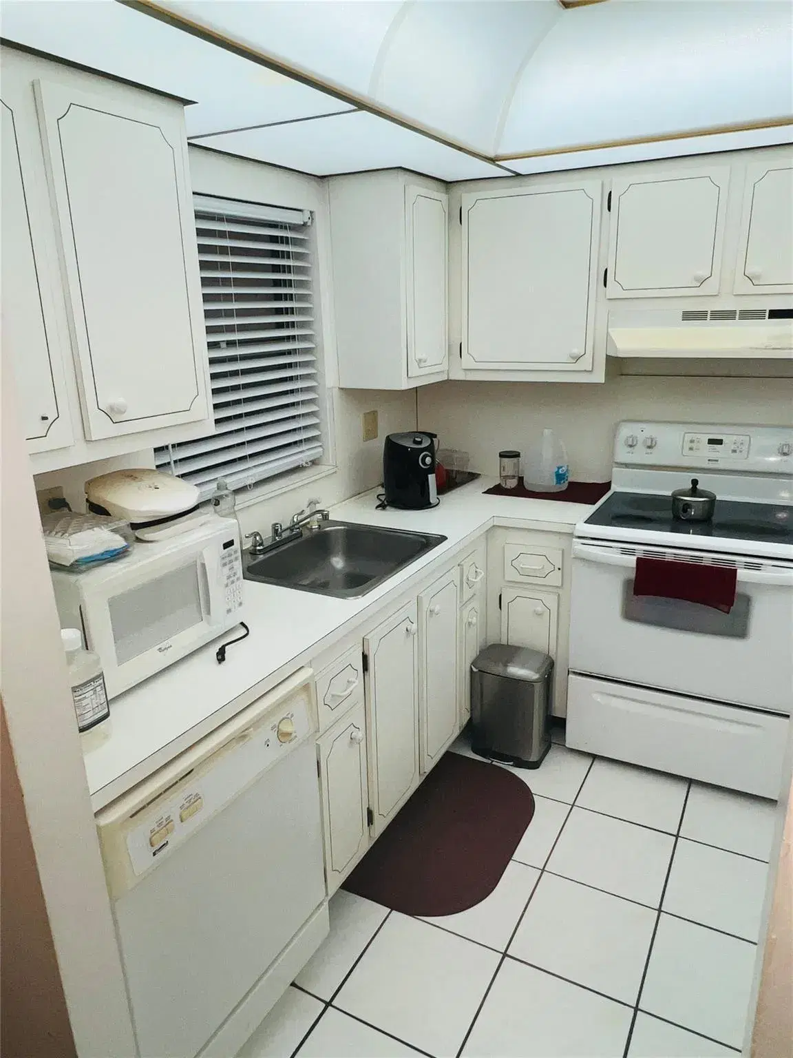 Picture of 9540 Sunrise Lakes Blvd 102, Sunrise, FL 33322