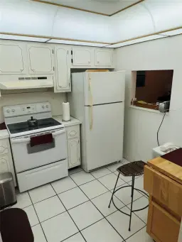 Picture of 9540 Sunrise Lakes Blvd 102, Sunrise, FL 33322