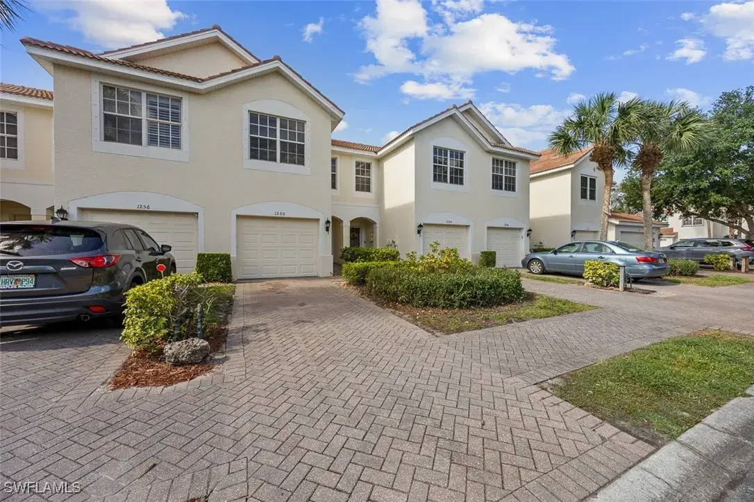 Picture of 1260 Oxford Ln, Naples, FL 34105
