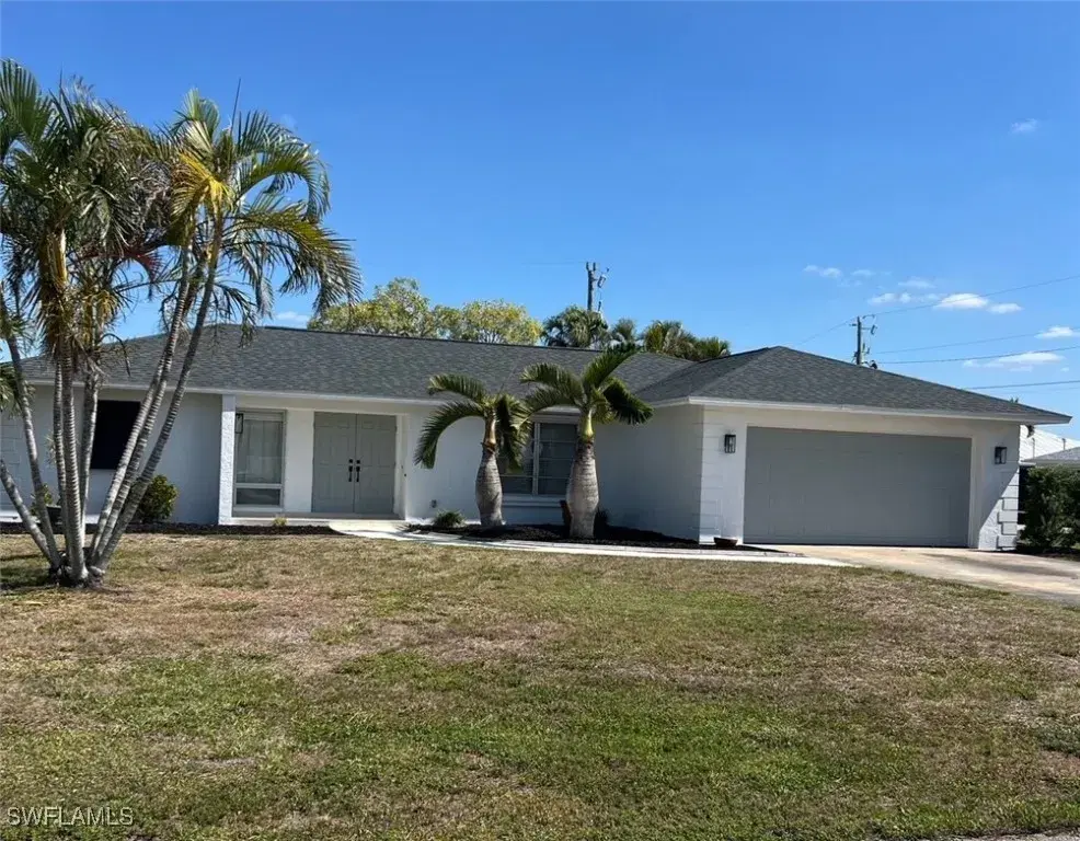 Picture of 1215 SE 37Th Ln, Cape Coral, FL 33904