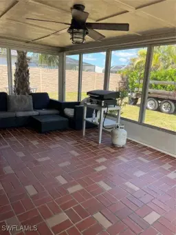 Picture of 1215 SE 37Th Ln, Cape Coral, FL 33904